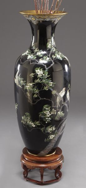 Large Japanese cloisonne vasedepicting 174483