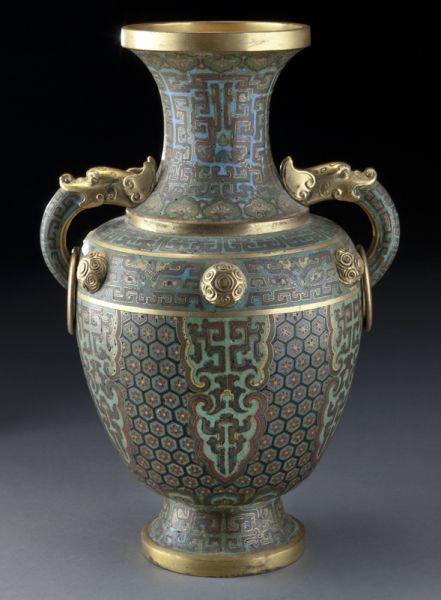 Chinese Qing Qianlong cloisonne vase