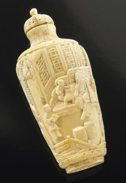Chinese Qing carved ivory snuff