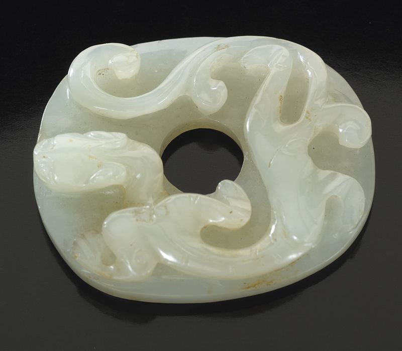 Chinese Ming carved jade pendantdepicting