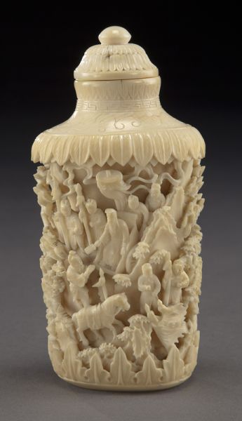 Chinese Qing carved ivory snuff 174523