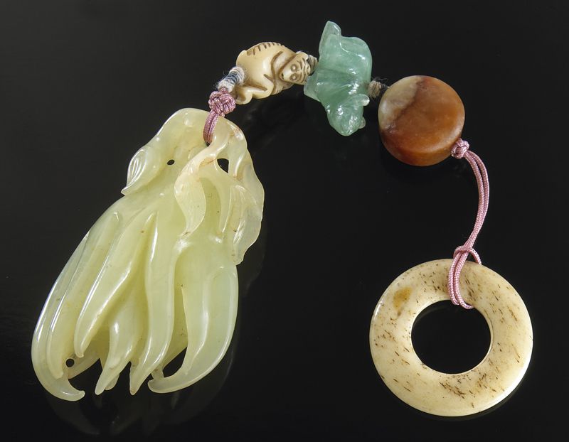Chinese Qing carved yellow jade 174571