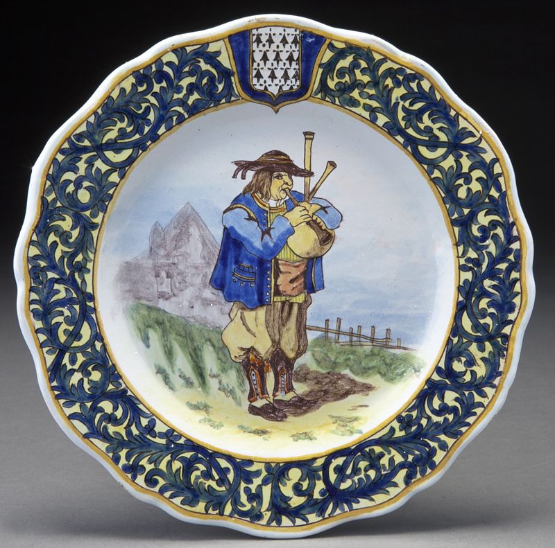 Porquier-Beau Quimper pottery platewith
