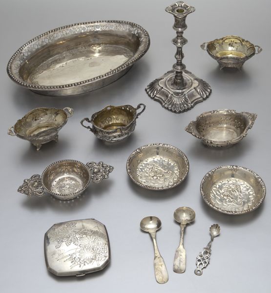  14 English silver table articleswith 17464f