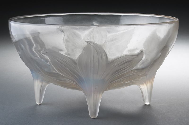 R. Lalique ''Lys'' footed clear