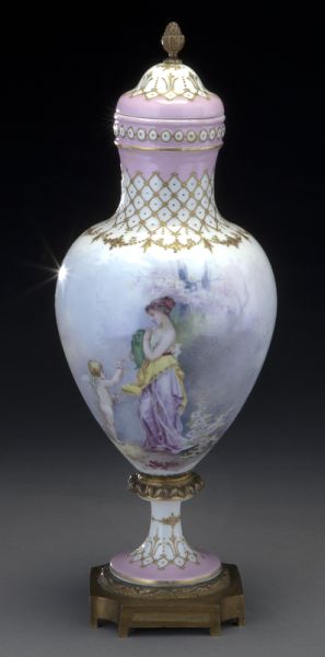 Sevres style pink porcelain lidded 1747b3