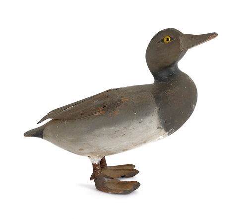 Carved and painted standing duck 1747e9