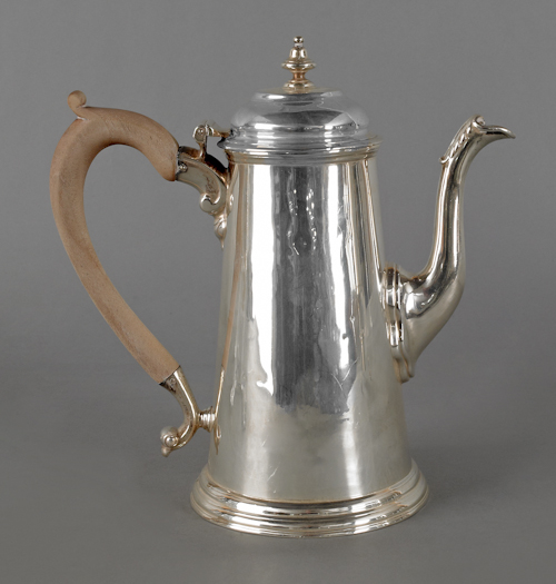 English silver coffee pot ca. 1736-1737