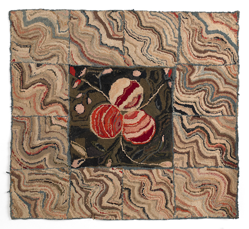 American hooked rug late 19th c  174ac1