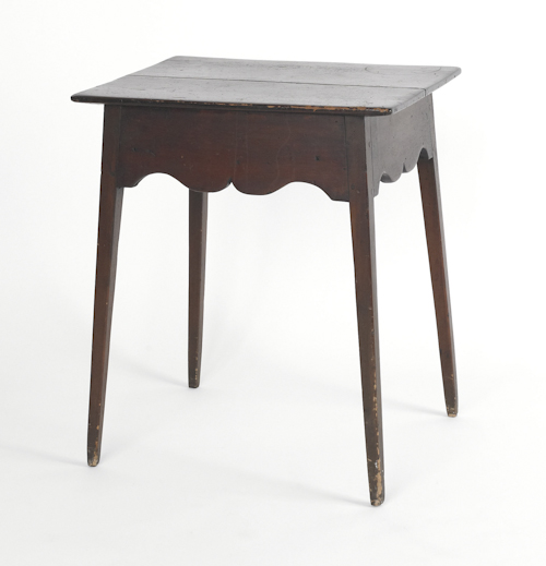 Hepplewhite end table ca. 1800