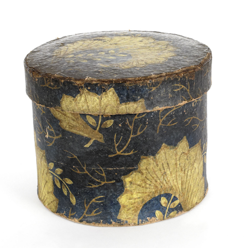 Round wallpaper box 19th c with 174d08