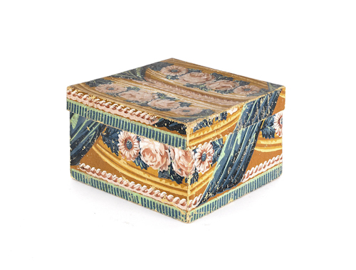 Square wallpaper box 19th c. with