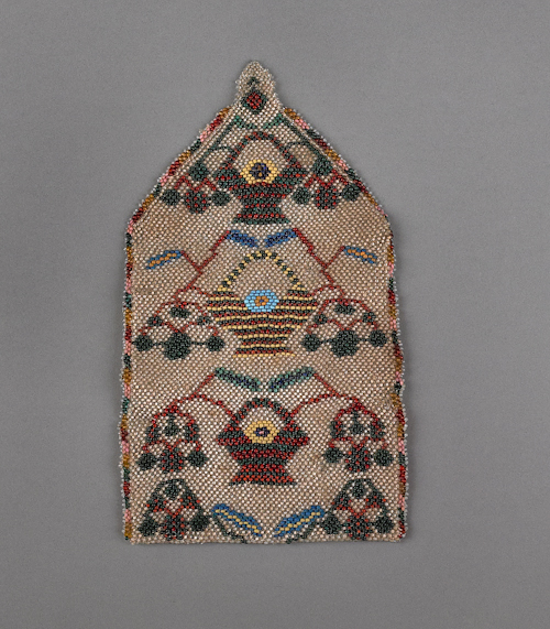 Beaded purse ca. 1840 with floral basket