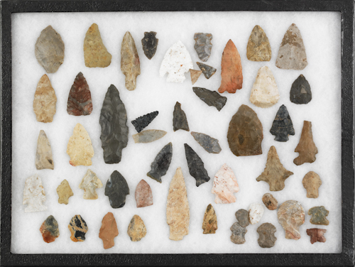 Approx fifty Native American arrowheads 1753a5