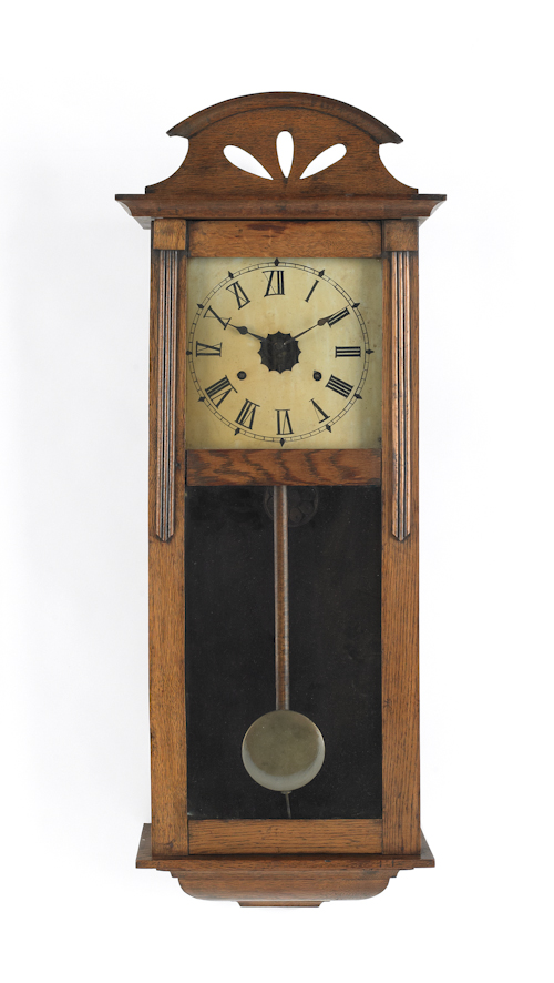 Oak regulator clock early 20th c. 35