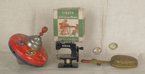 Child s Singer sewing machine model 1754bb