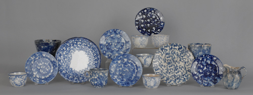 Fifteen pieces of blue spongeware 175599