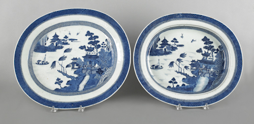 Two Chinese export Canton platters 17577b