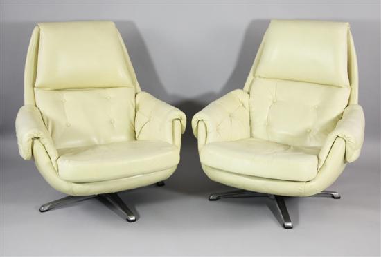 A pair of 1970 s cream leather 173208