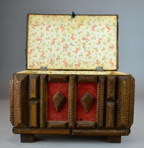 TRAMP ART CHEST WITH LINED INTERIOR