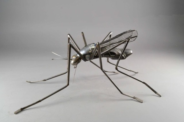 MOSQUITO GARDEN METAL SCULPTUREMosquito