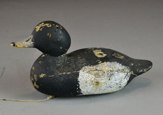 WOODEN DUCK DECOYCarved wooden painted
