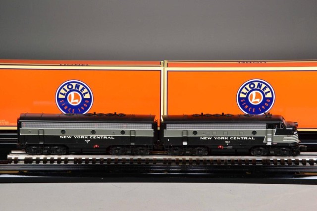  4 LIONEL ELECTRIC ENGINE AND 17353a