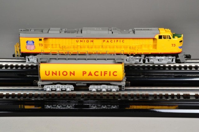 (2) LIONEL LOCOMOTIVE AND TANK - UNION