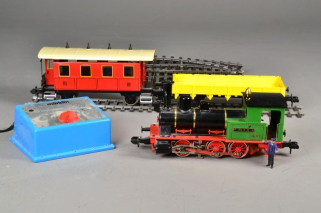 MARKLIN THREE PIECE TRAIN SET W TRACKSMarklin 173541