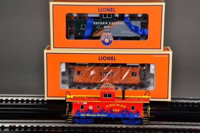  3 VARIOUS LIONEL CABOOSESIncluding 173578