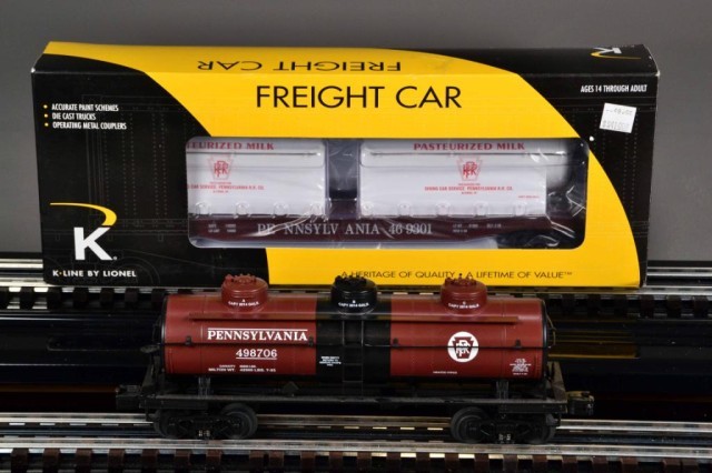  2 LIONEL AND M T H FREIGHT CARSIncluding 17361d