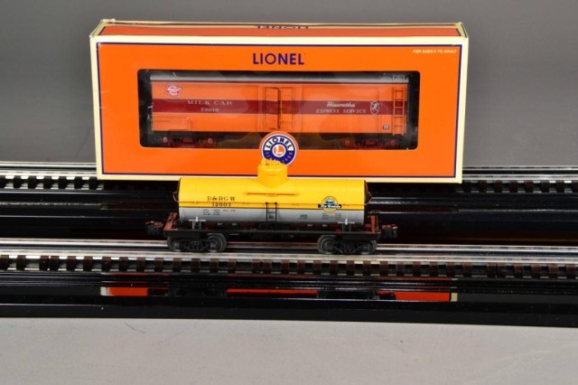 (2)LIONEL FREIGHT CONTAINERS -MILK