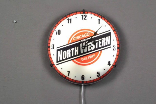 CHICAGO & N.WESTERN RAILWAY CLOCKChicago