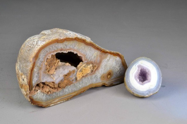  2 GEODES CUT IN HALF AMETHYST 17368b