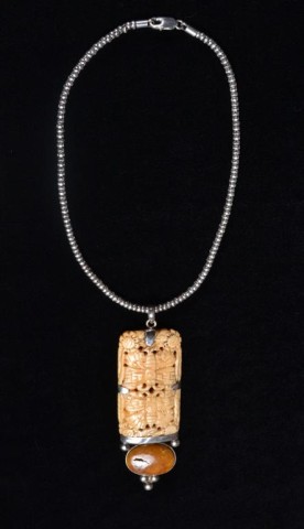 Chinese Ivory & Agate Necklace