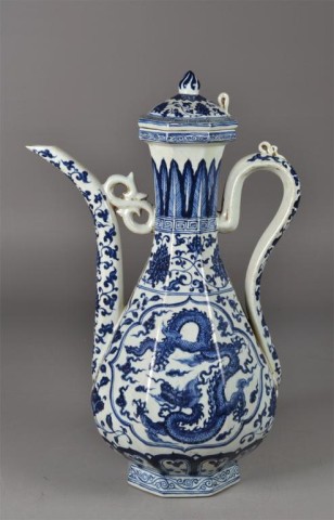 Large Chinese Blue and White Porcelain 1737b7