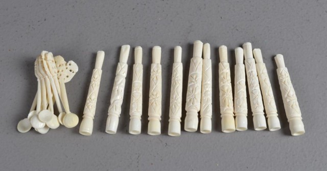 (24)Chinese Bone Cigarette Holders &