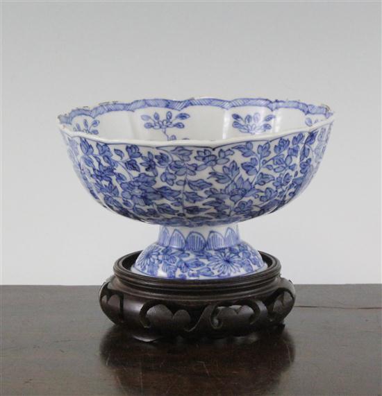 A Chinese blue and white footed 173914