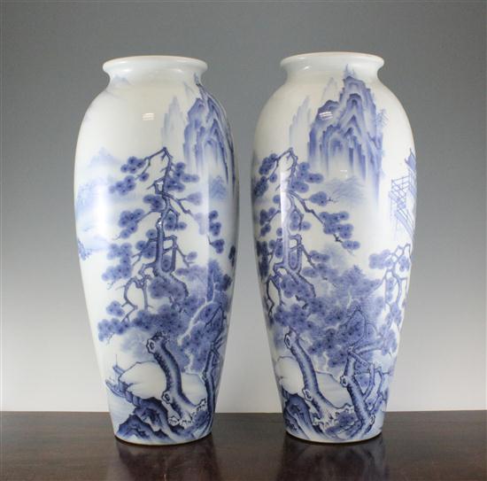 A pair of large Chinese blue and