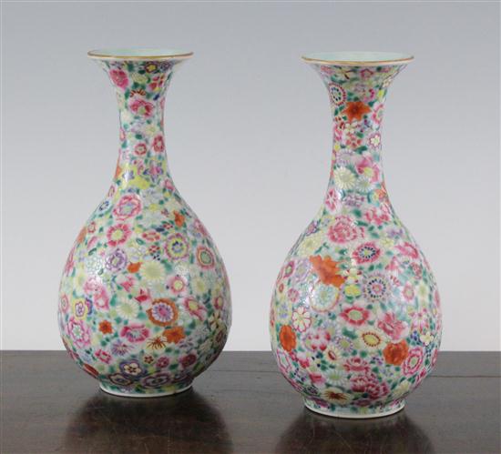 A pair of Chinese famille rose 17392b