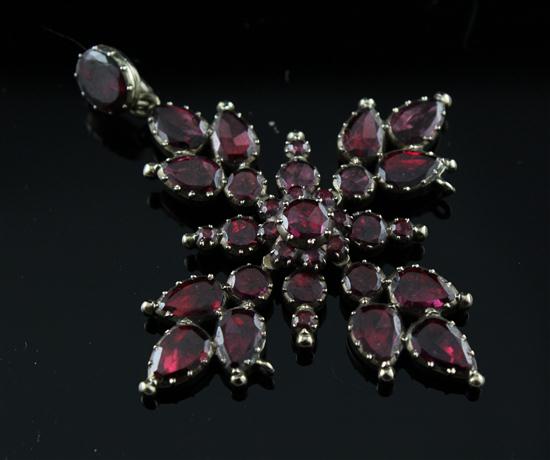 An early Victorian garnet set gold 173ac5