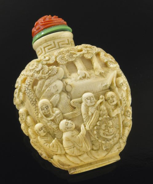 Chinese Qing carved ivory snuff