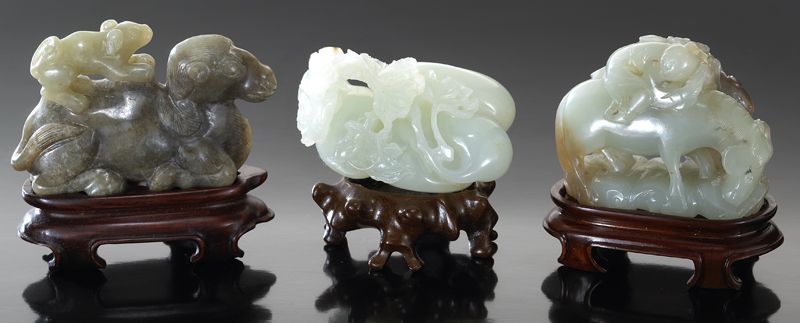  3 Chinese carved jade figuresdepicting 173c4f