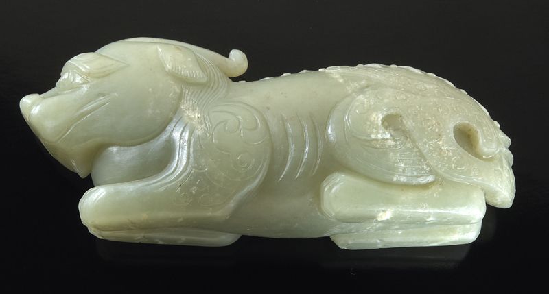 Chinese carved jade dragon.4.5L Circa