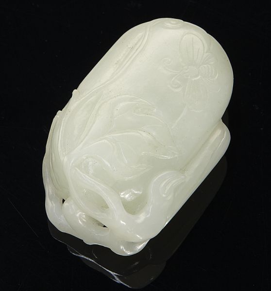 Chinese Qing carved jade pendant 173e63