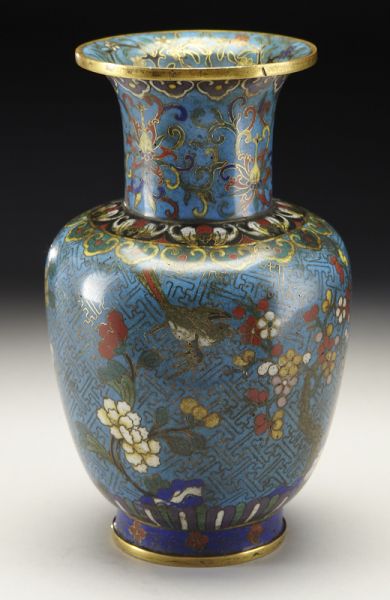 Chinese Qing cloisonne vase depictingbirds