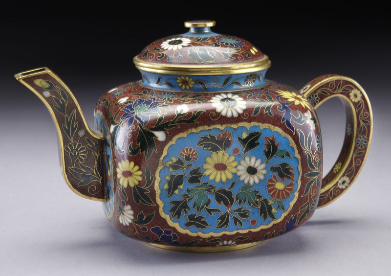 Chinese cloisonne teapot depicting chrysanthemumand