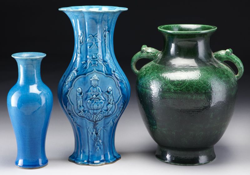 (3) Chinese Qing porcelain vases