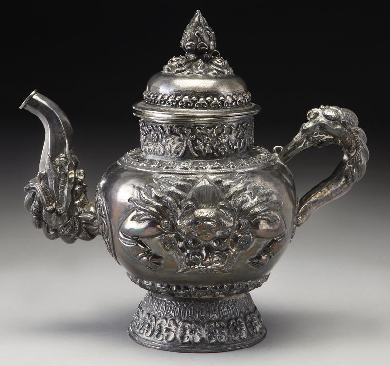 Chinese Qing silver tea pot depicting