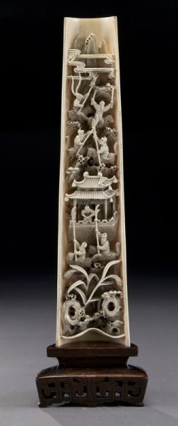 Chinese Qing carved ivory wrist
